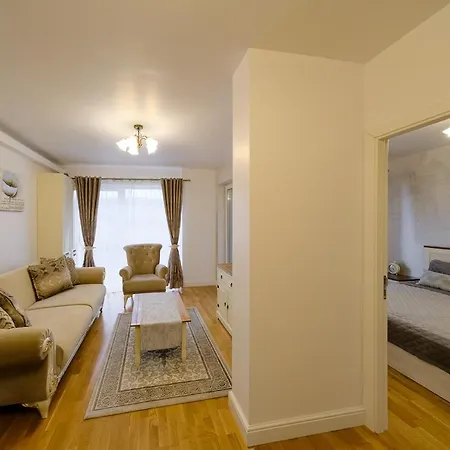 Apartment Grand Park Nude Iulius Mall *