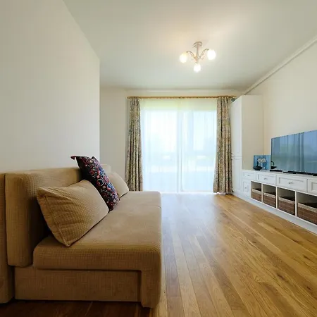 Grand Park Nude Iulius Mall Apartment *